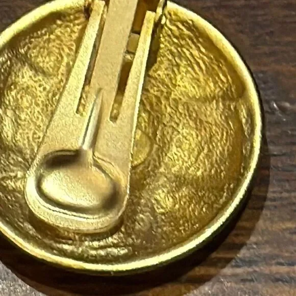 Vintage Gold Tone Red Enamel Coastal Clip On Earrings‎ USA - Picture 7 of 12